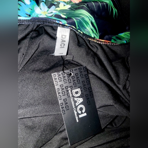 DACCI Tropical Floral Tummy Control One-Piece Swimsuit NWT Size: 18W - Picture 8 of 10